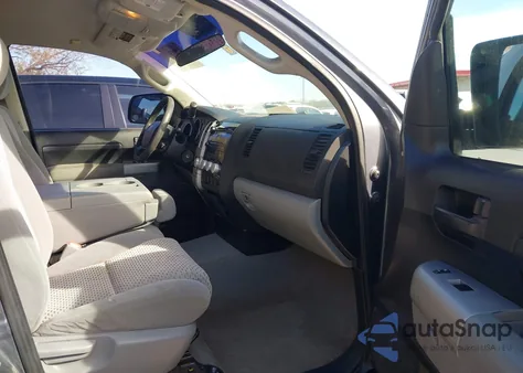 2008 Toyota Tundra Base 5.7L V8 z USA, uszkodzony, nr VIN 5TFRV54158X042840